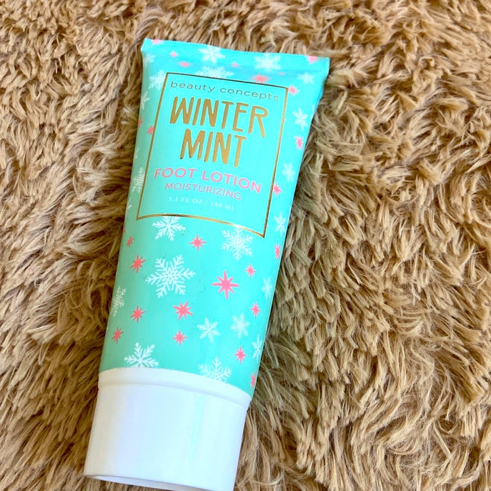 🆕 Winter Mint moisturizing foot lotion